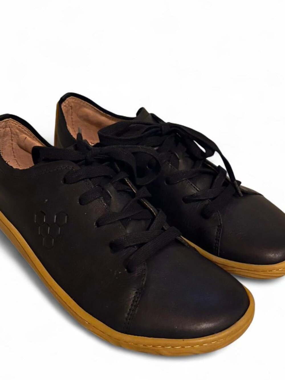 VivoBarefoot Addis Sneakers Black Leather Gum Sole EUR 38 -- Rare